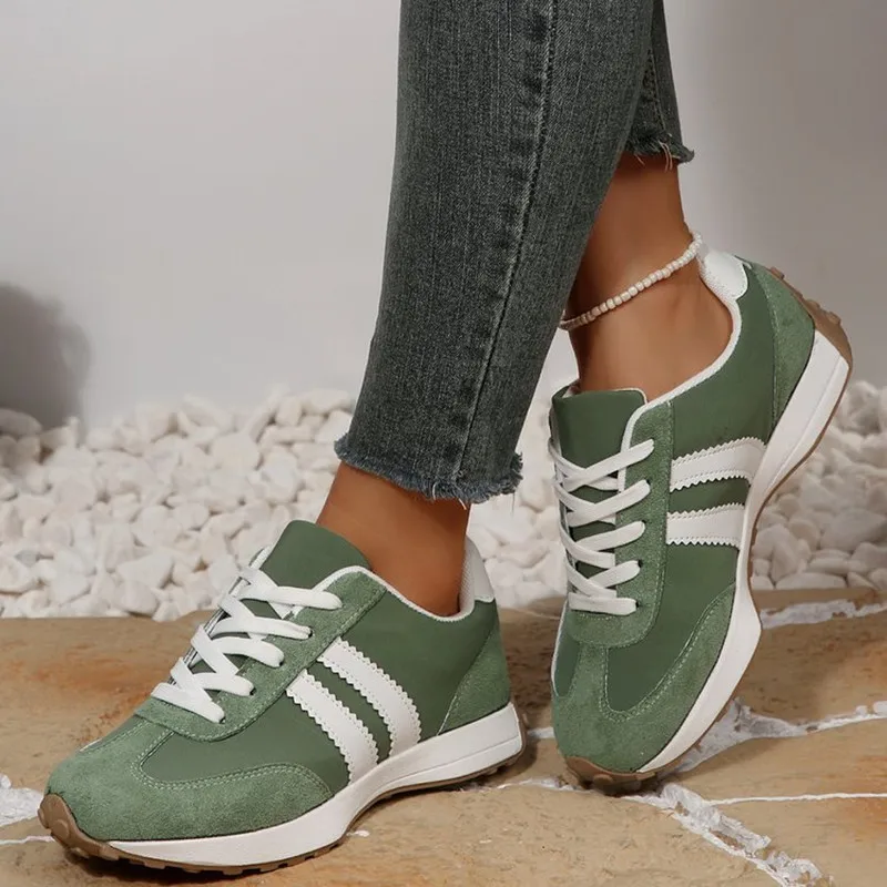 2026 New Women Chunky Sneakers Platform Casual Fashionable Sneakers Lightweight Soft Bottom Running Shoes Summer Mesh Sneakers