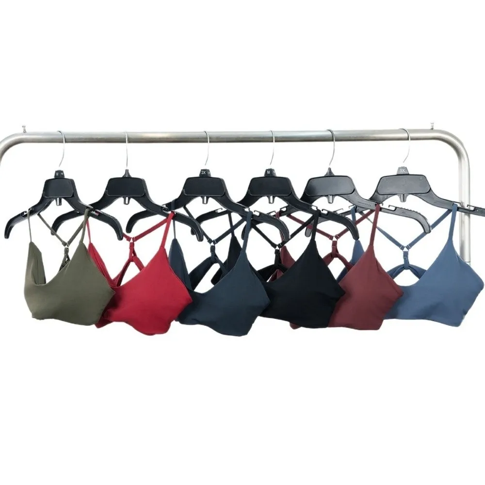 Breathable Nylon Material Sports Bras Supportive Fit Breathable Fitness Bras Solid Color Racerback Yoga Bras For Women