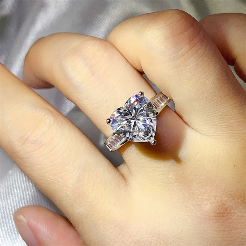 

925 sterling silver 1-5 carat heart-shaped moissanite ring, fashionable Valentine's Day gift, anniversary commemorative gift