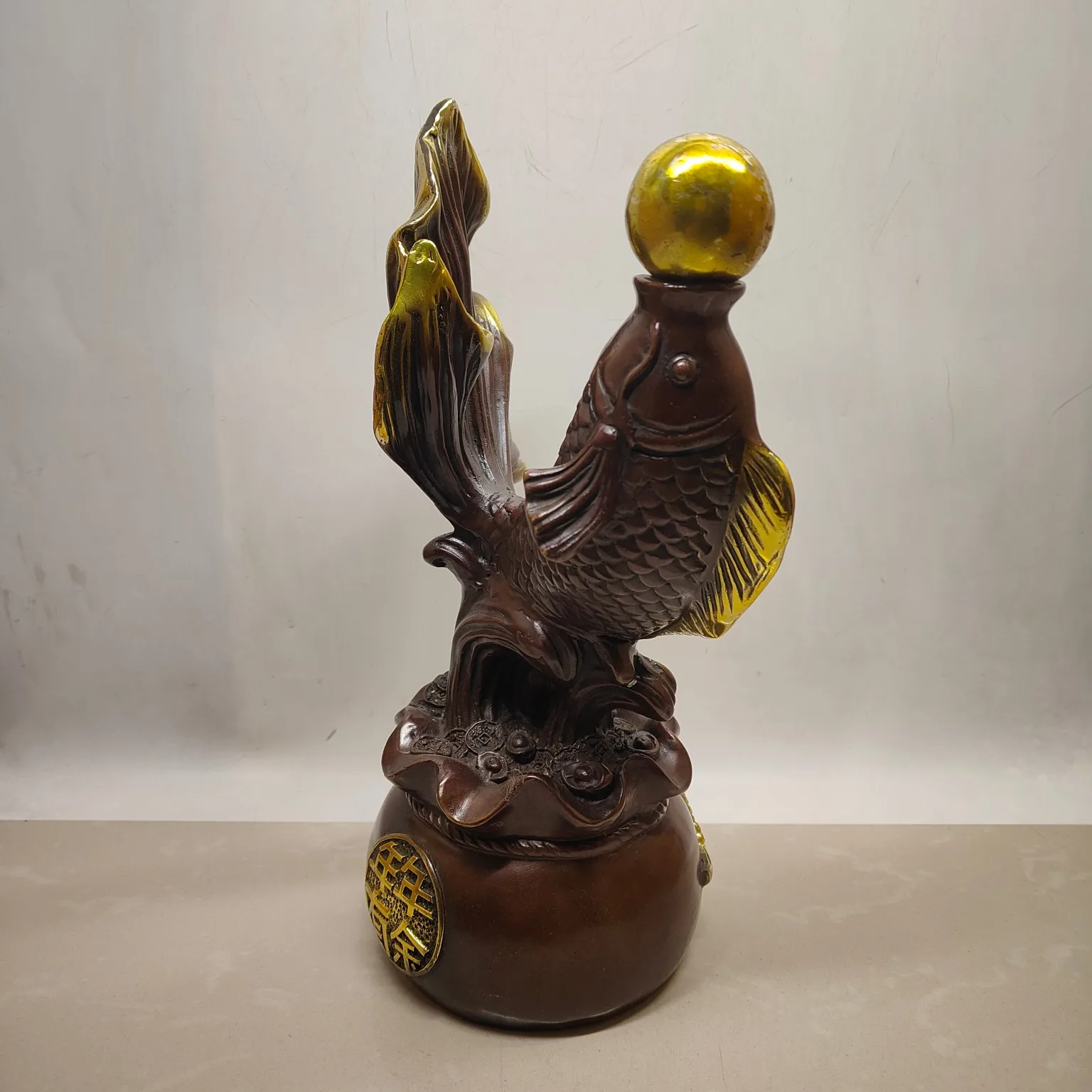 Yearly abundance, treasure basin fish figurine Material: Brass imitation of purple copper gilded antique craftsman,Free shipping