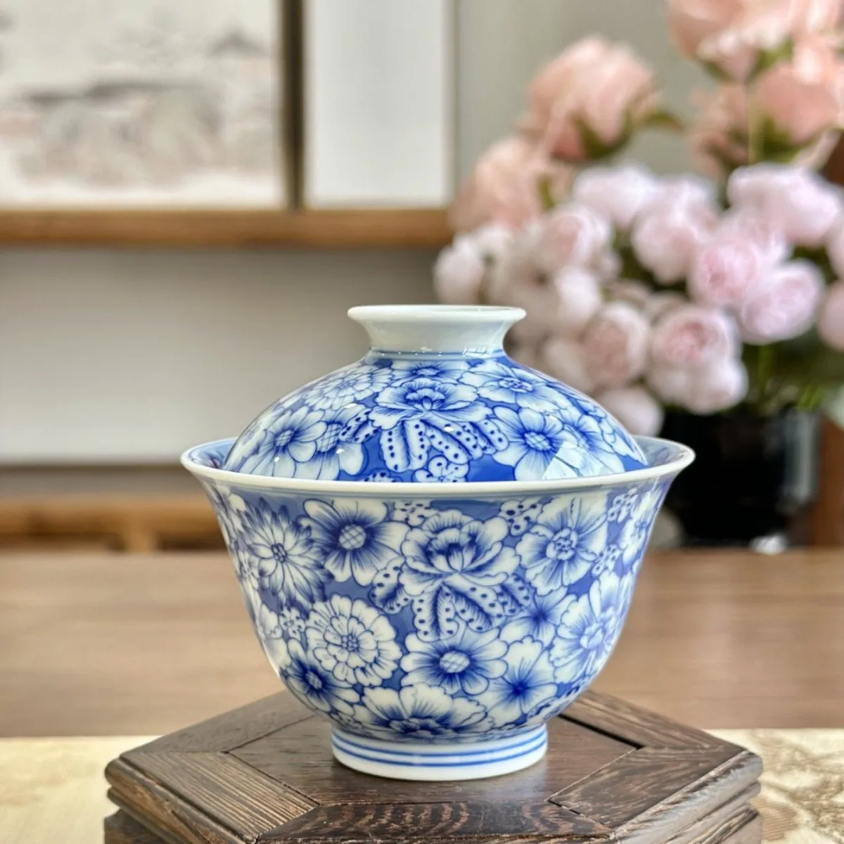 Jingdezhen boutique ceramics handmade peony million flowers blue and white cover bowl explosion gift