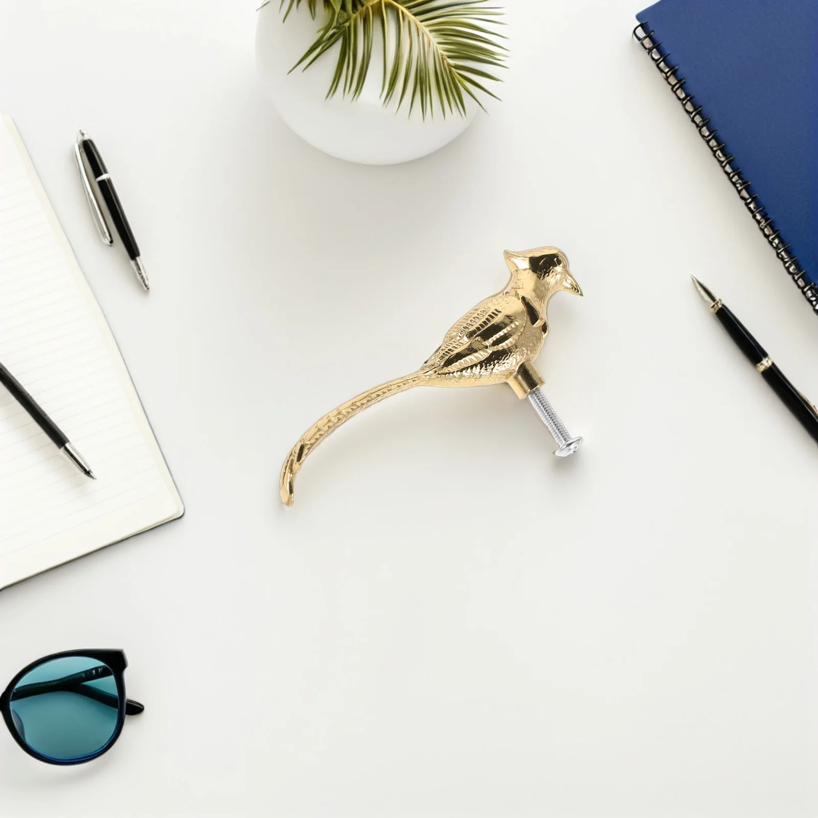 

1Set Brass Bird Shaped Cabinet Pulls Decorative Knobs for Furniture Cupboard Closet Wardrobe Kitchen Bird Drawer Knobs