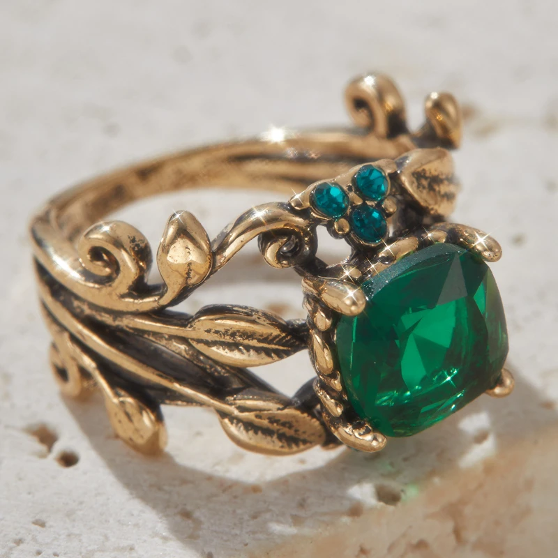 1 قطعة خاتم تصميم أوراق الذهب اللون للنساء مع مربع الأخضر مكعب زركونيا الجمالية الإناث حفل زفاف مجوهرات العصرية