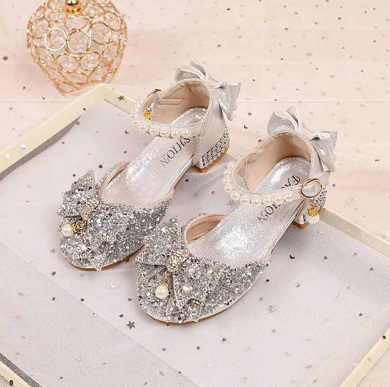 Princess Girls Leather Sandals with Shiny Bow 2026 New Summer Toddler Sparkly Sequins Crystal Shoes Non-slip Trendy Dance Shoes