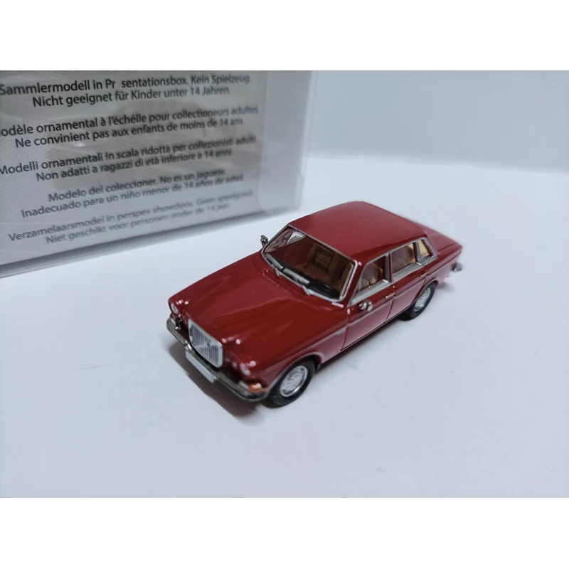 

Premium PCX 1: 87 Scale 164 Four-door Luxury Sedan Red/Gold Simulation Plastic Car Model Holiday Gifts Toys