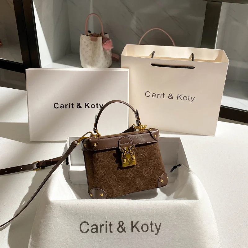 

Unique velvet embossed box bag, autumn and winter high-end handbag