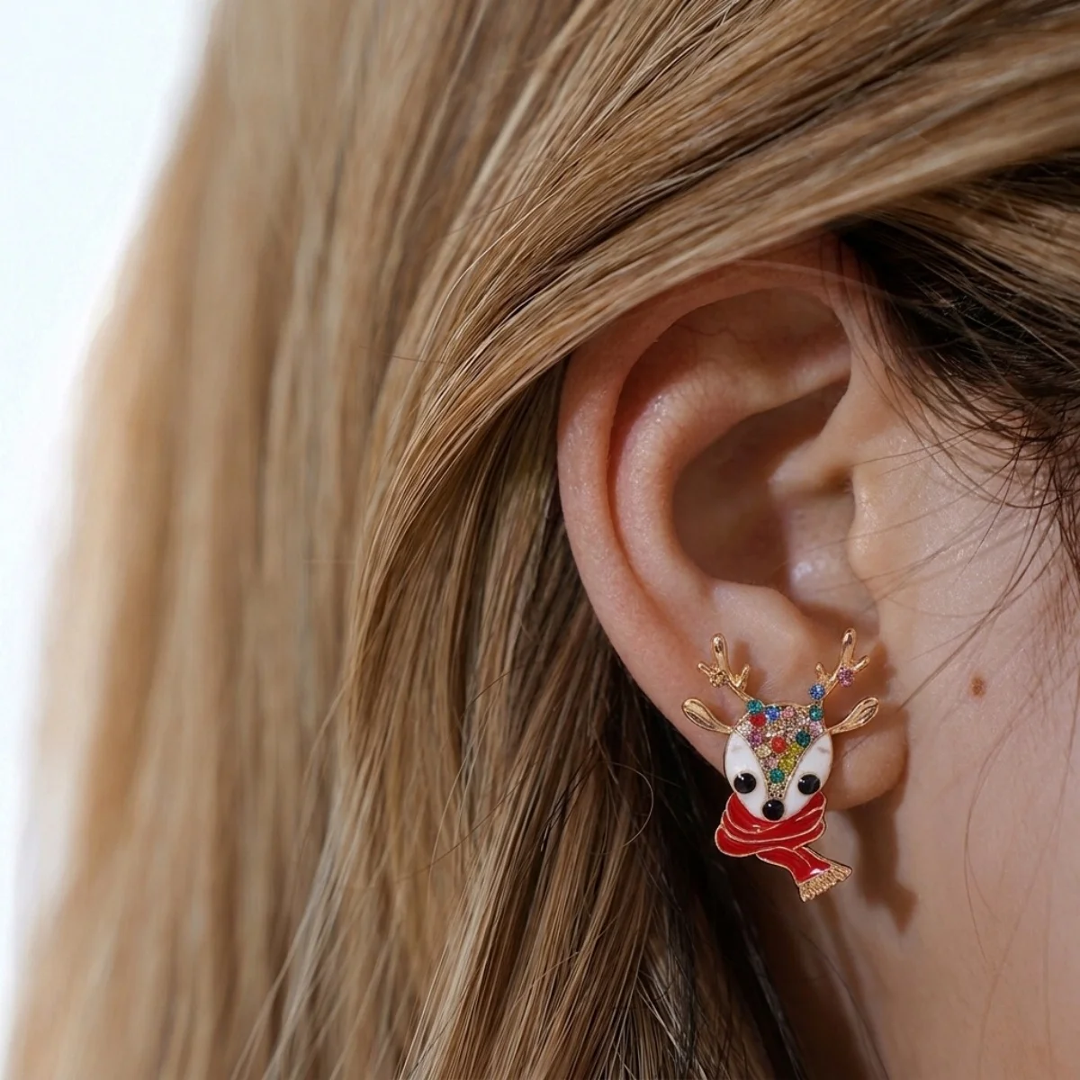 Weihnachtliche Zierliche Ohrringe mit Rotem Schal und Hirschmotiv für Damen, Bunte Strass-Rentier-Elch-Tier-Ohrringe, Neujahrs-Schmuck – Detail 4