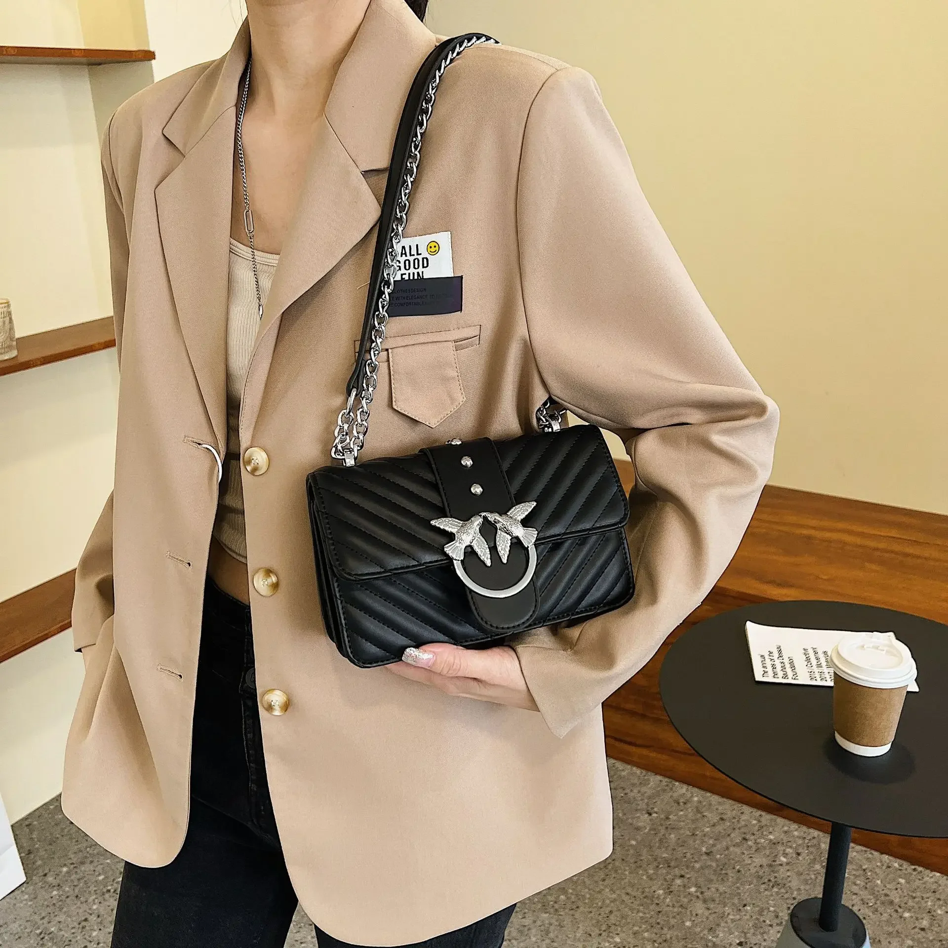 

2025 Women’s Designer Bag — Light Luxury High-Class Style, Fashion Shoulder/Messenger for Daily/Social