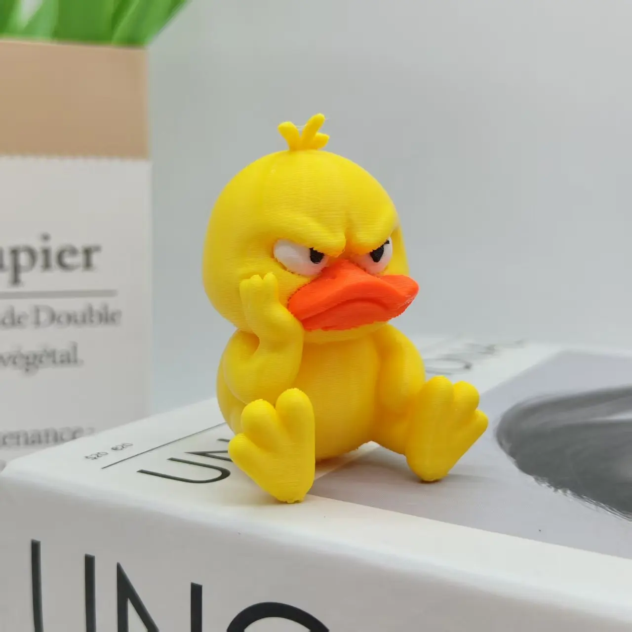 3D Printing Angry Yellow Duck Statue, Angry White Eyed Funny Duck, Humorous Indoor/outdoor Home Decoration and Car Decoration