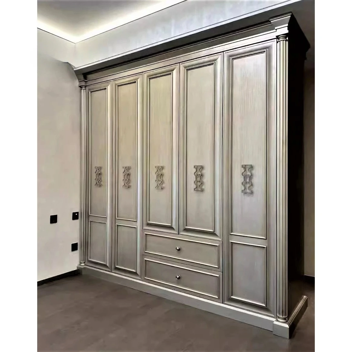 

American style, solid wood wardrobe AR T Morrie Impression