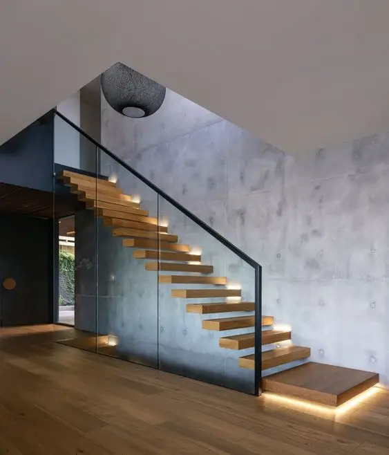 Personalizzazione Scale moderne in granito dritto in acciaio per interni Design gradino in marmo di fascia alta con ringhiera in vetro super bianco