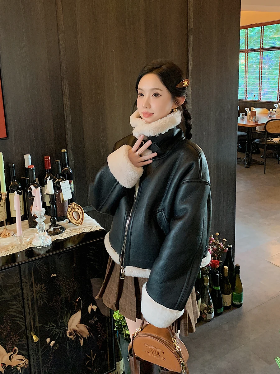 

00% Wool ort Biker Sle eepskin Coat Lamb Fur Inteated Suede Outerwear Comfortable Warmth Color Universal Fit