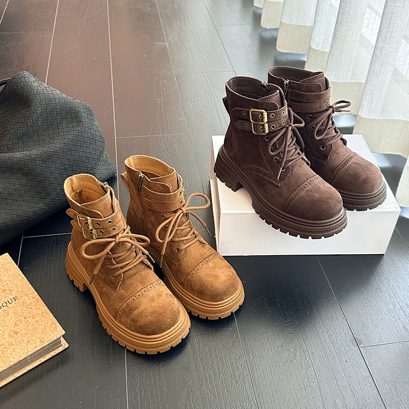Women Lace‑Up Ankle Boots Double Buckle Side Zipper Round Toe Brogue Decor Chunky Lug Sole Ladies Retro Autumn Winter Footwear