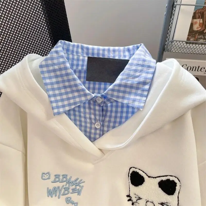 Felpa con cappuccio ricamata con gattino Kawaii Felpa in due pezzi finta patchwork scozzese bianco da donna Y2K Top streetwear casual simpatico cartone animato
