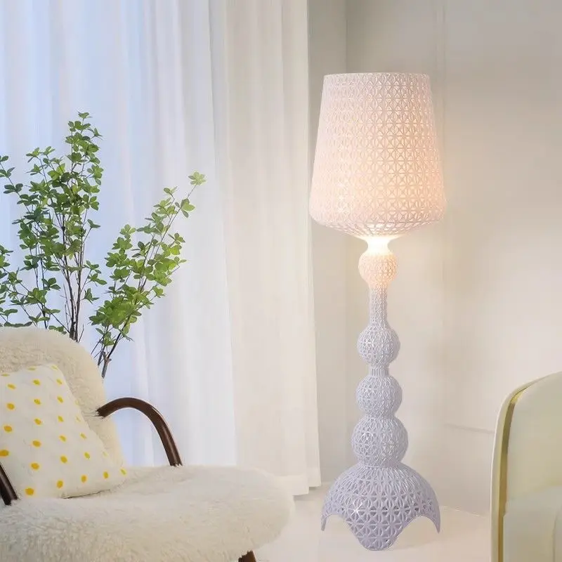 Lampada da terra cava dall'Italia, soggiorno di fascia alta, design della camera da letto, lampada da scrivania atmosferica