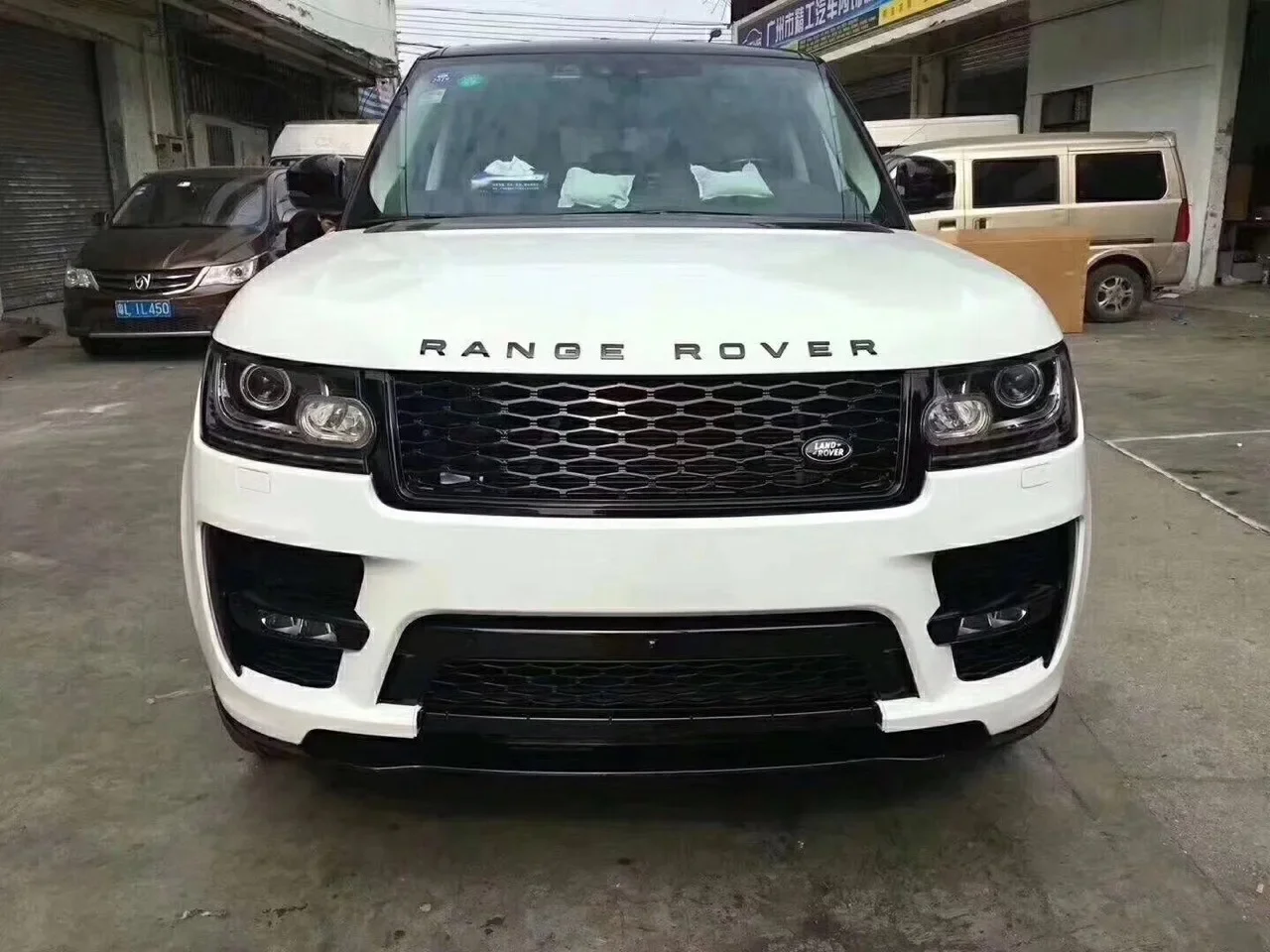 Suitable for Range Rover/SVO Surround/Executive/Modified/Front and Rear Bumpers in The Net Tail Throat