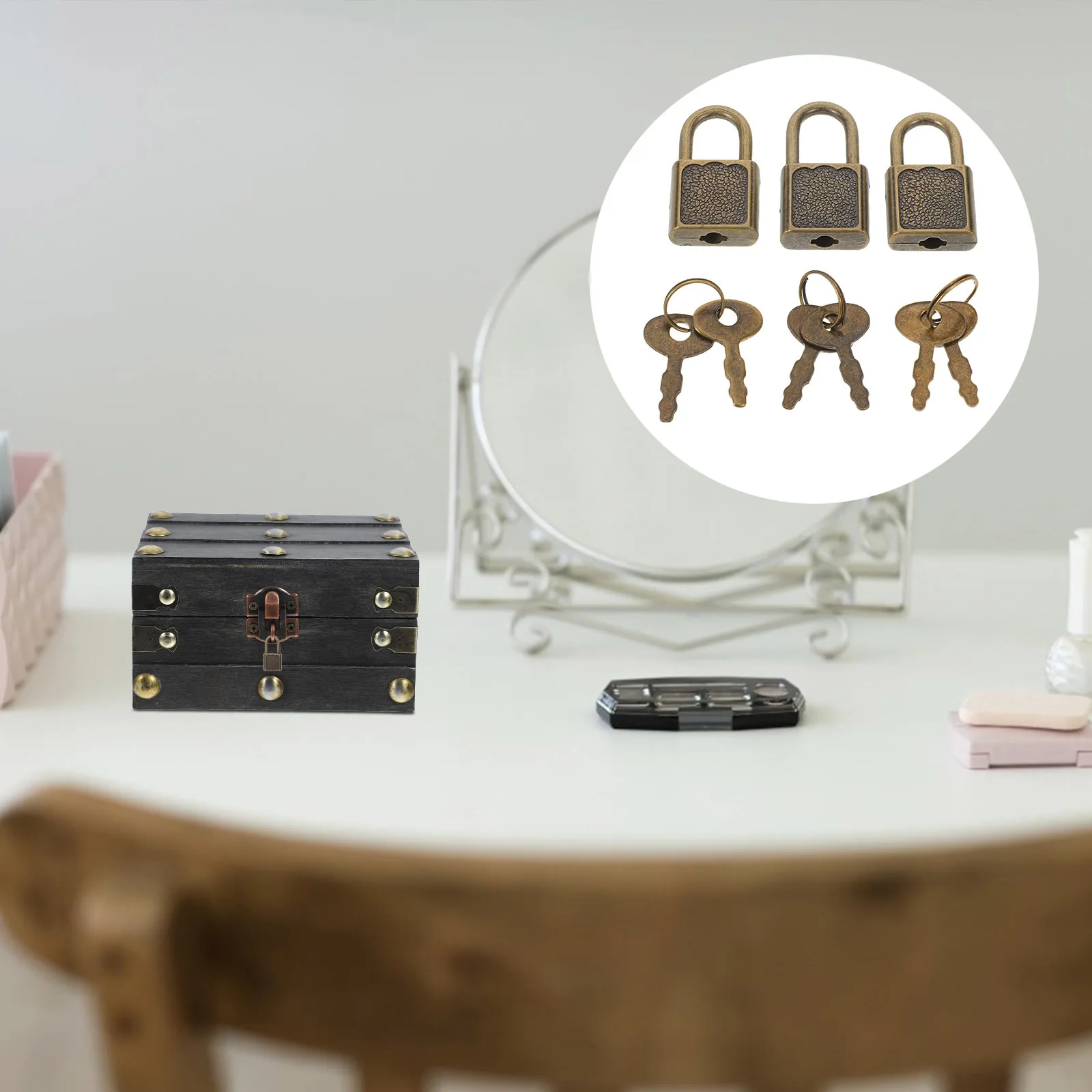 

12Sets Small Metal Padlocks Vintage Style for Pirate Parties and Storage Units Lockable Chest Mini Pirate Lock