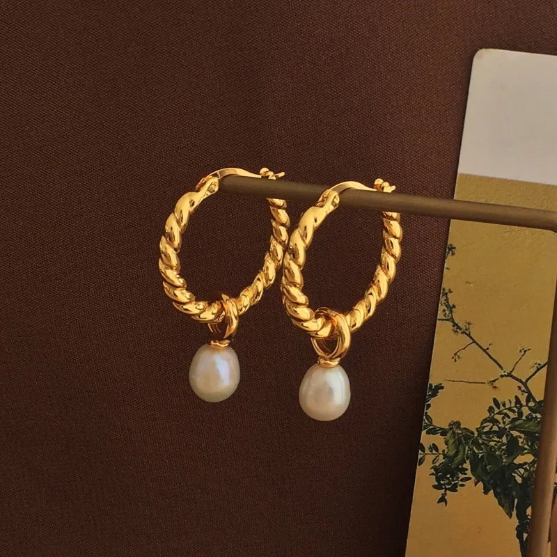 

Twisted Hoop Pearl Earrings 2023 Gift Fashion Jewelry Accessories