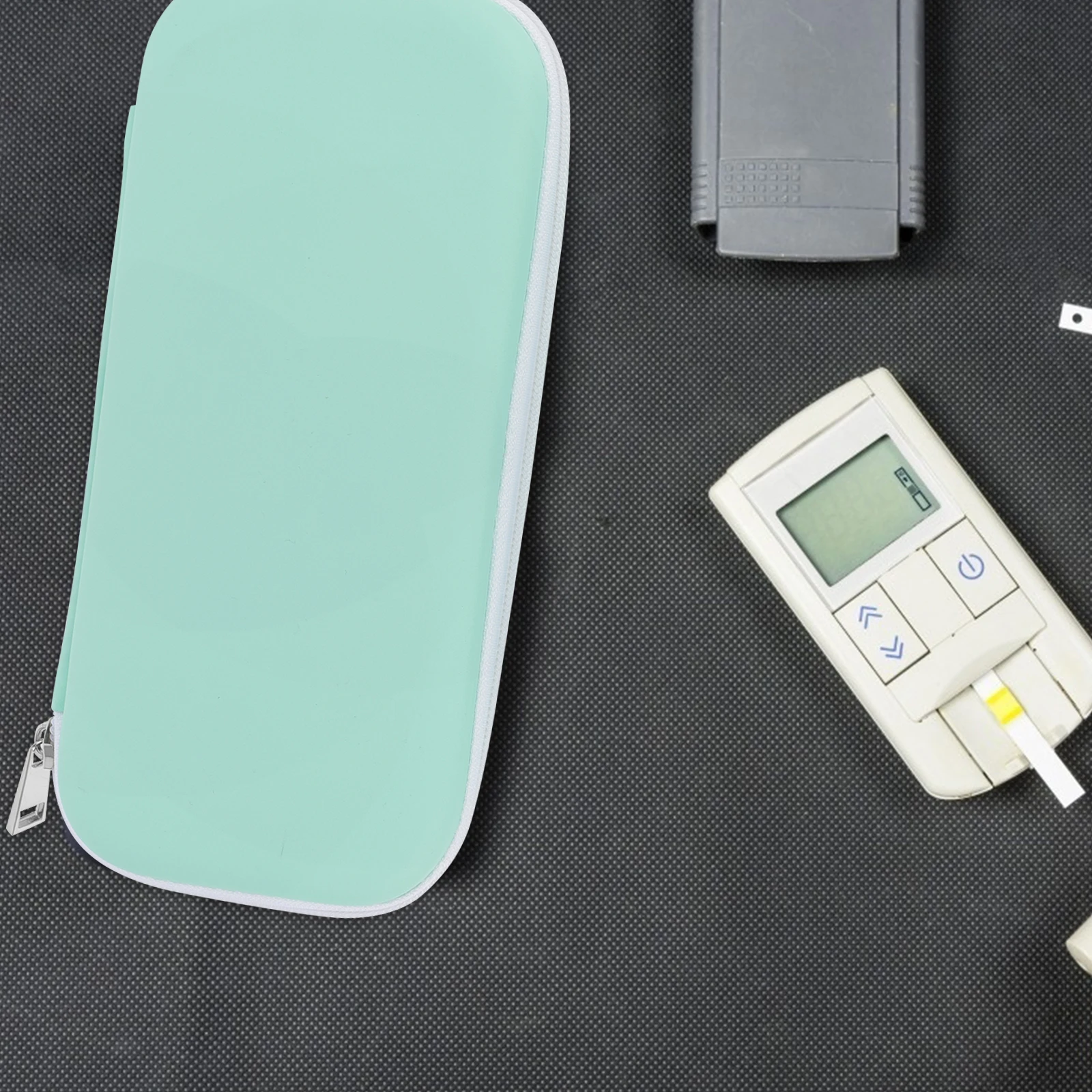 

Insulin Cooling Bag Portable Lightweight Reusable Medical Case for Diabetic Supplies Storage Travel Outdoor Small Size Durable
