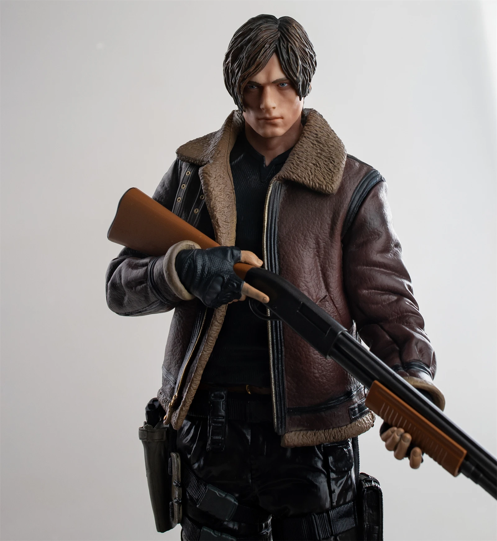 Bandai 33cm Resident Evil Zombie Hunter Leather Jacket Leon Figure Model Toy Games  wholesalAnime Peripheral Doll Ornament Gifts