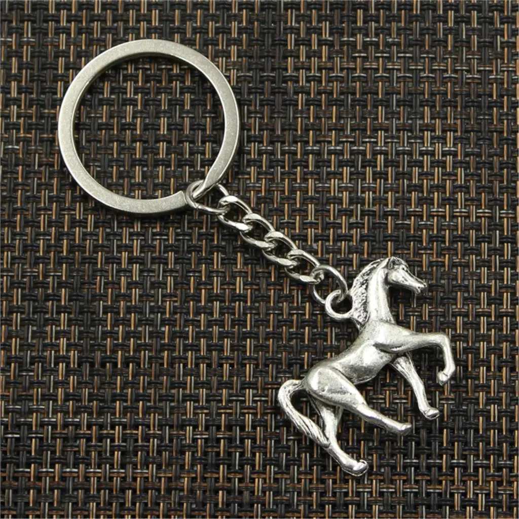 Fashion Keychain 32x27mm 3D Walking Horse Silver Color Pendants DIY Men Jewelry Car Key Chain Ring Holder Souvenir For Gift