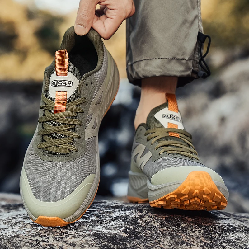 

Original Brand Spring/Autumn/Winter Men Mountain Climbing Footwear Comfortable Damping Thick Bottom Outdoor Hiking Shoe 39-45