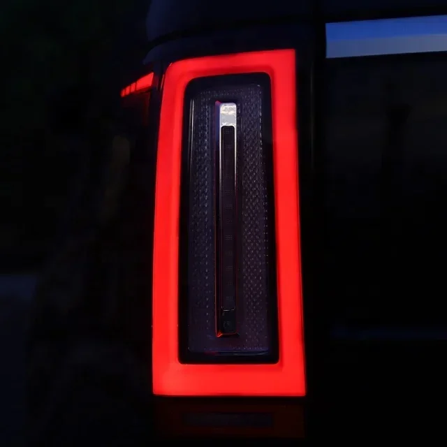 

2025 Hot Sell Smoked Dynamic LED Tail Lights for 2014-2022 Range Rover Vogue L405