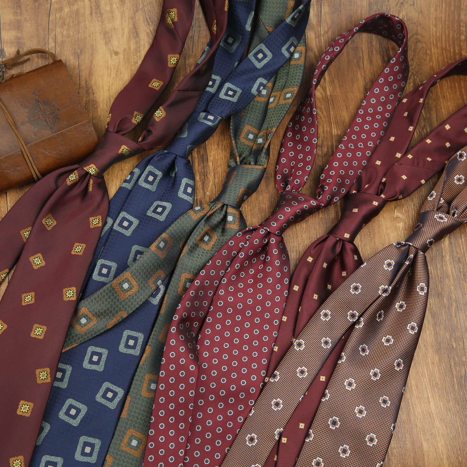 avata-masculina-marrom-ce-85cm-com-estampa-floral-retro-e-tras-pequenas-–-artistica-casual-de-negocios-versatil-para