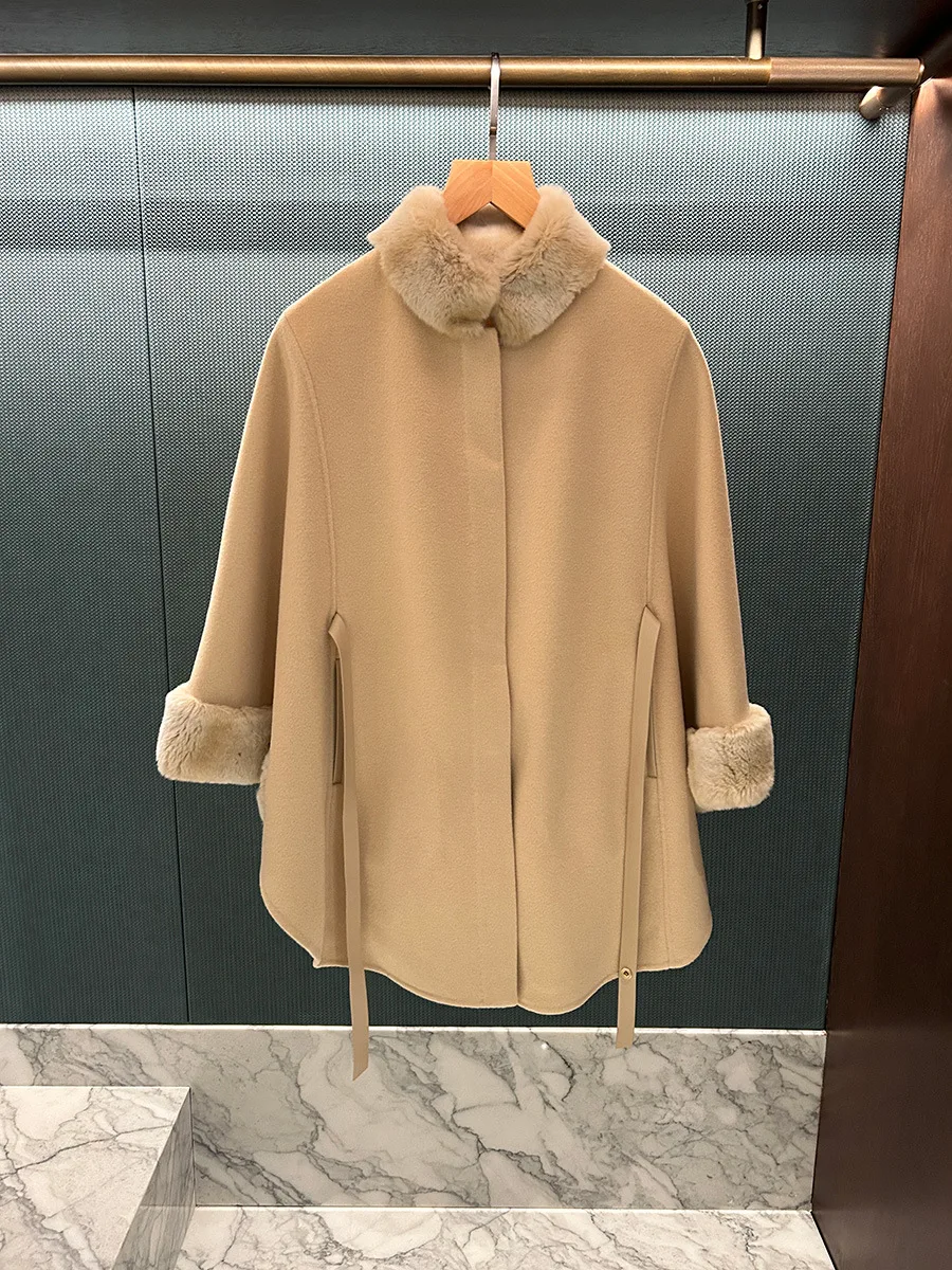 معطف فرو متوسط الطول بياقة وأصفاد من فرو المنك مزدوج الوجه ومزيج من الصوف للنساء #5