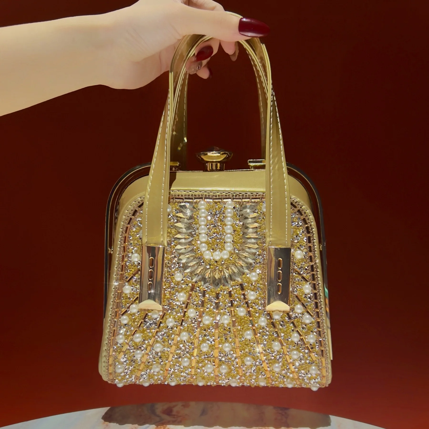 Dinner women's large-capacity messenger  exquisite light luxury diamond-encrusted handbag fashionable and high-end women's