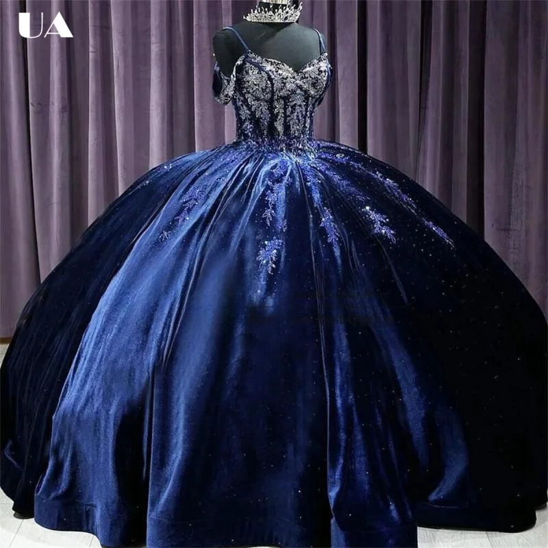 

ULBYANRY Customized Velvet A-line Applique Sweet 15 Dress, Vintage Off-the-shoulder Quinceanera Dress, Elegant V-neck Ball Gown