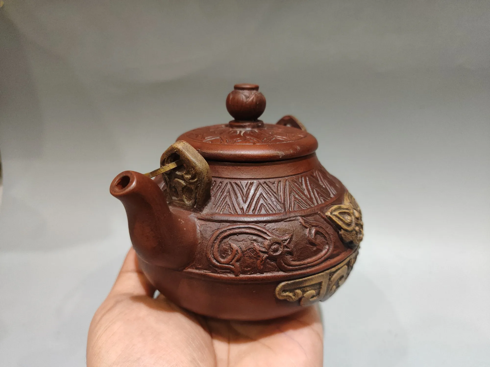 Yixing Purple Clay Pot Red mud Two tone handle pot High relief sculpture Beast Head Pot Kettle Teapot Flagon