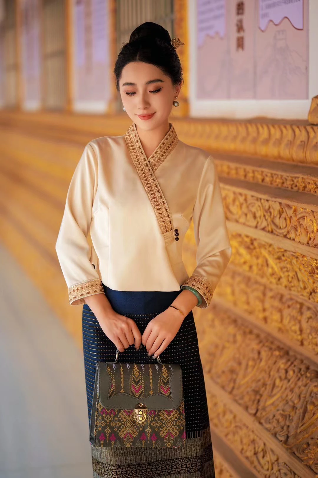 유지아 플라이 '만위안' 민족 슬림핏 화이트 톤업 여행 사진촬영 차 의류 작업복