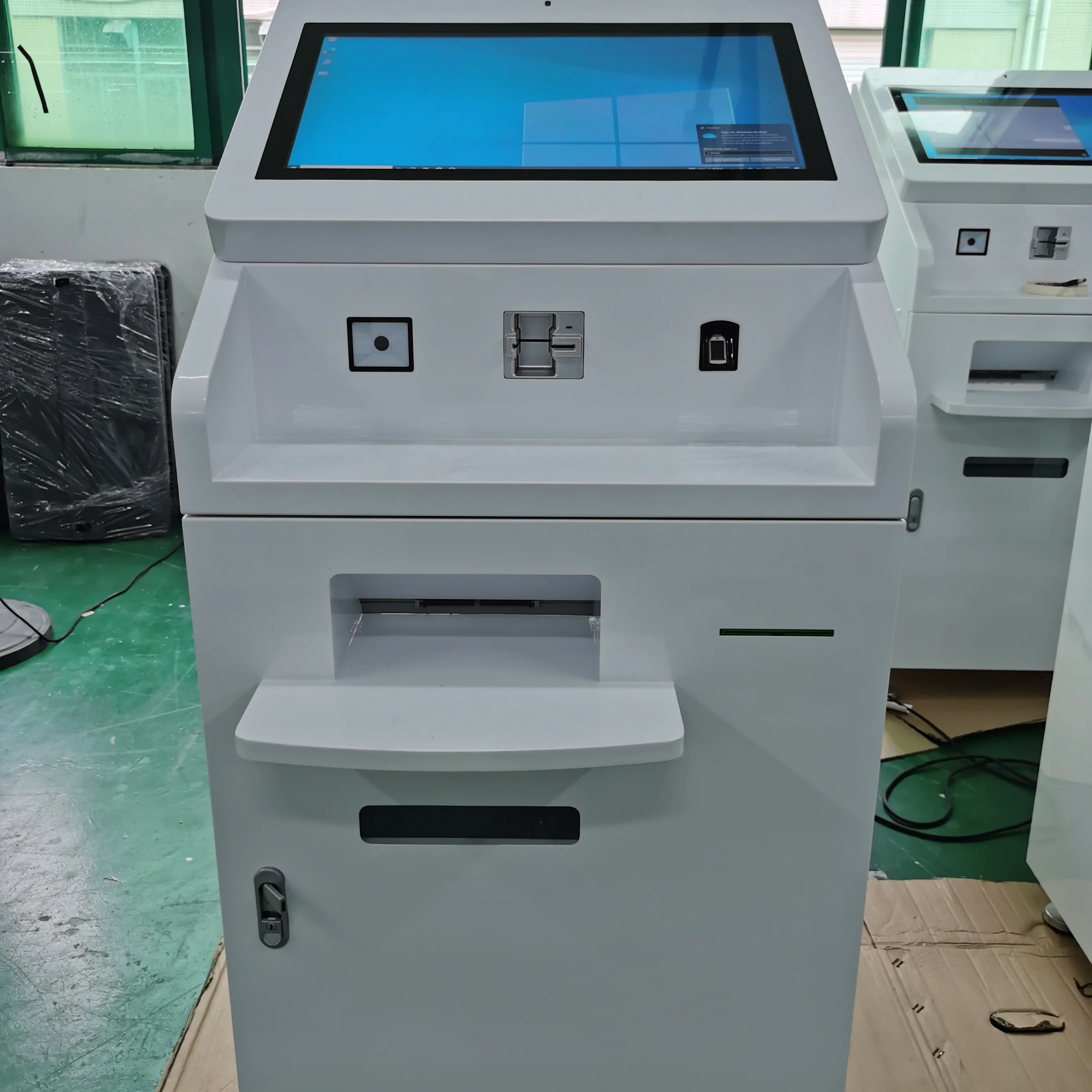 Touch screen per chiosco self service con biglietti per scansione codice QR Stampa tutto in un display LCD