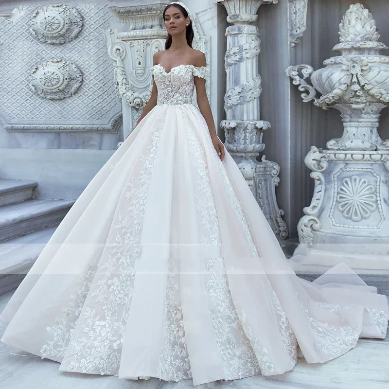 

Роскошные великолепные очаровательные аппликации по индивидуальному заказу, свадебные платья трапециевидной формы с скользящим шлейфом и цветами, расшитое бисером платье принцессы с вырезом лодочкой