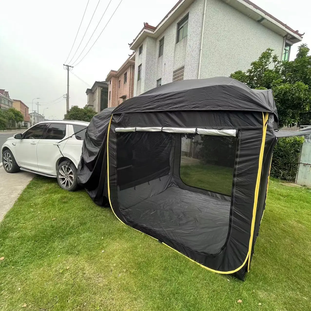 

Outdoor Portable SUV Car Tailgate Tent Mosquito and Rainproof Car Rear Tent