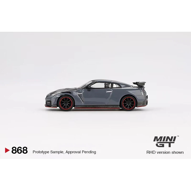 ของเล่นขนาดเล็กสำหรับสะสม868รุ่น1:64 GTR โมเดล2024เหล็กดายแคสต์ R35