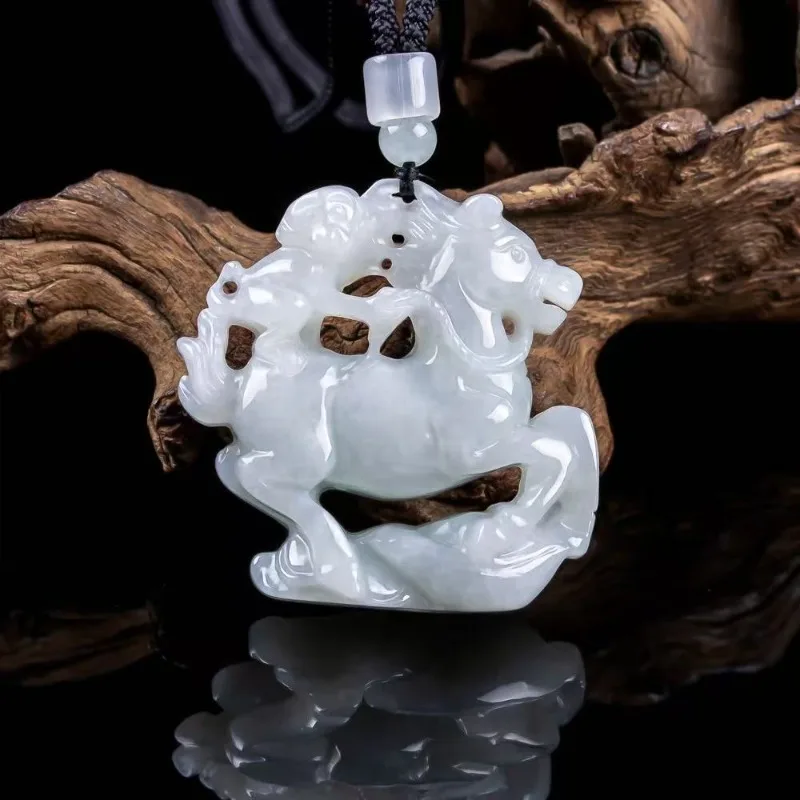 

Natural Emerald White Zodiac Monkey Horse Pendant Myanmar Jadeite Necklace Jewelry Charm Designer Luxury Vintage Women Lucky