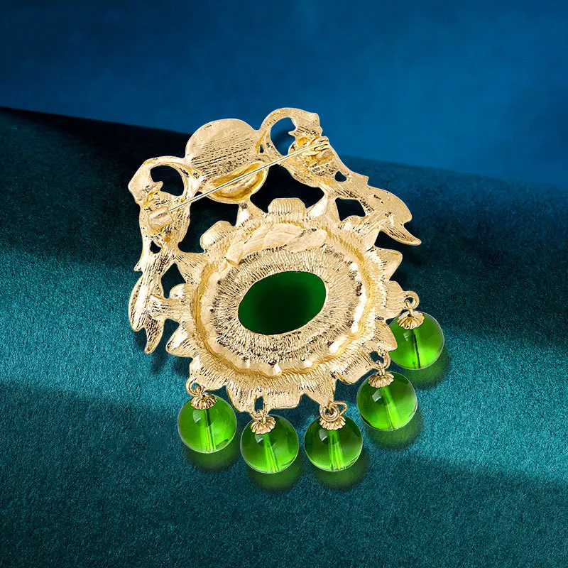 Vintage French Court Pendant Brooches Green Resin Stone Brooch Retro Elegnat Wedding Banquet Party Jewelry Accessories Corsage