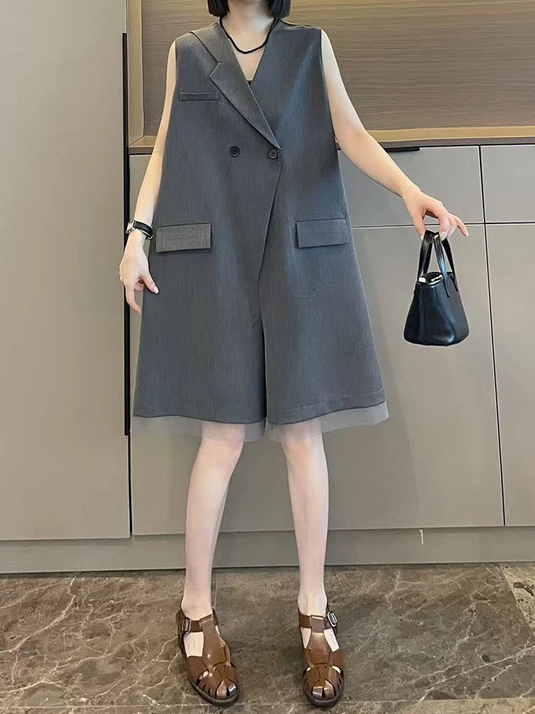 

Faionable V-ne Svel Jumpsuit with High-waist Double ket orts for Women Summer 2026 Trendy All-in-one Suit