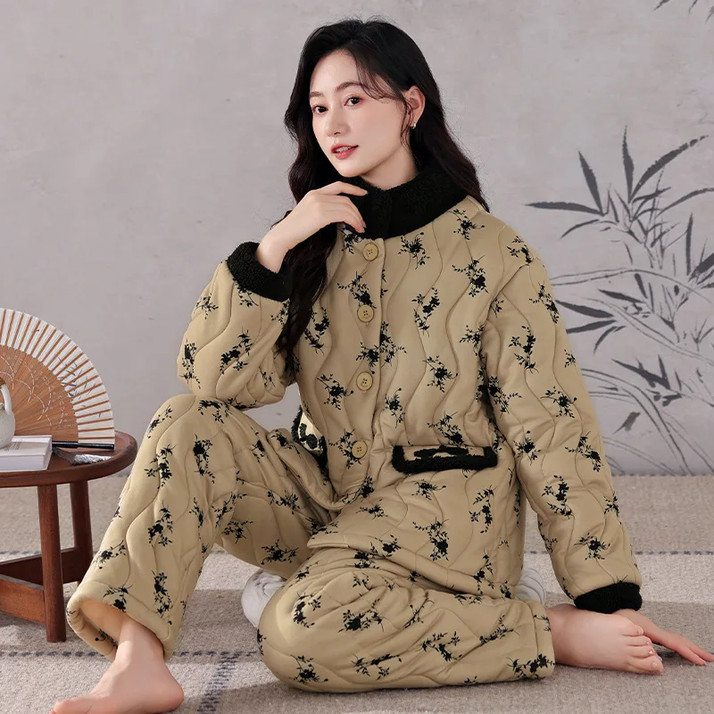 Coral Velvet Thickened Velvet Pajamas Women's Winter Three-Layer Quilted Flannel New Style Cotton-Padded Jacket Home Clothes