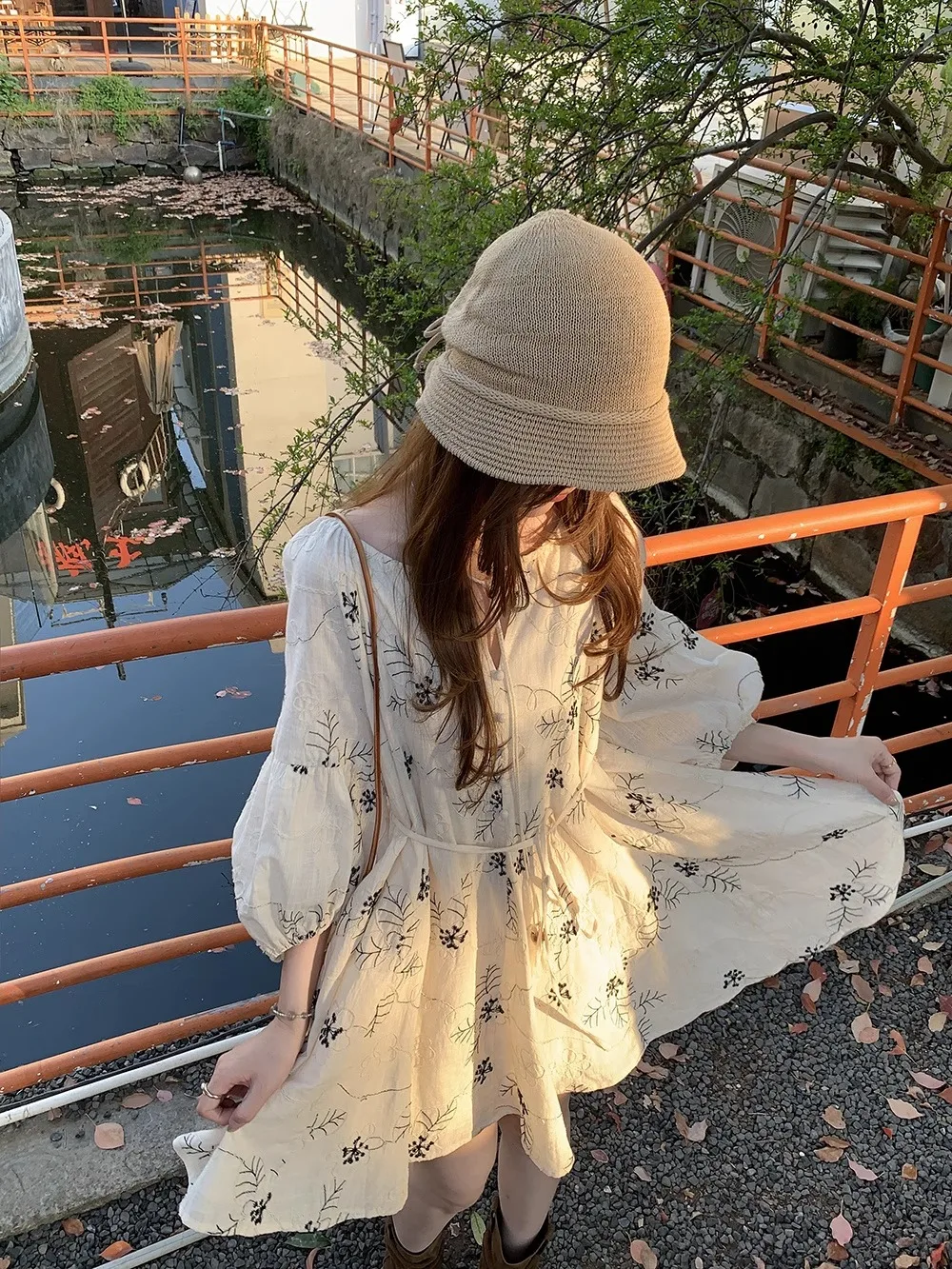 Sommer-Blumenstickerei Dr. Damen-Urlaubsoutfit, schlankmachend, A-Linie, ort Dr, atmungsaktiv, weicher Stoff, V-Ne Lantern Sve