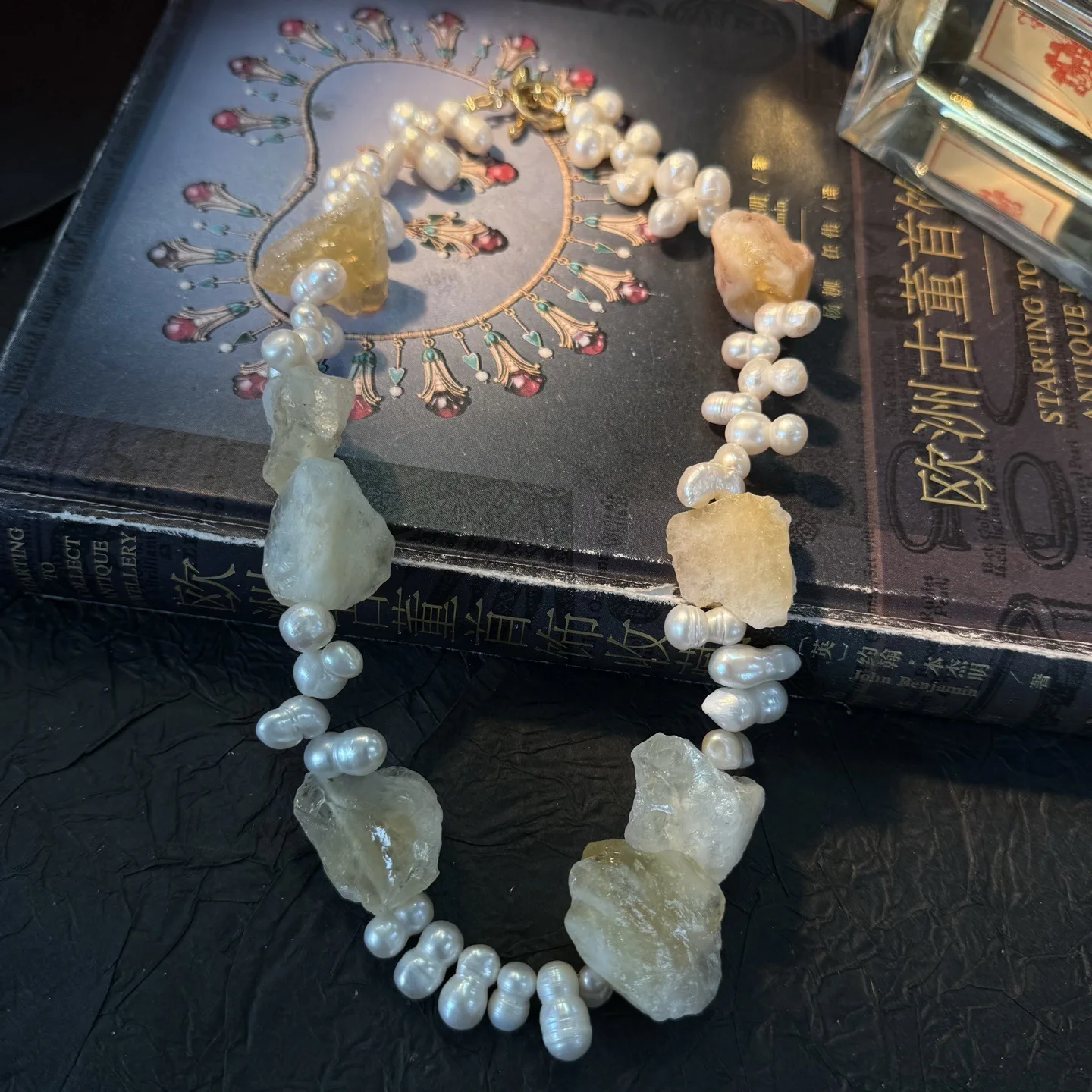 

Vintage Luxury Retro Freshwater Pearl Crystal Necklace for Women Amethyst Clear Quartz Rose Quartz Citrine Natural Stone Choker