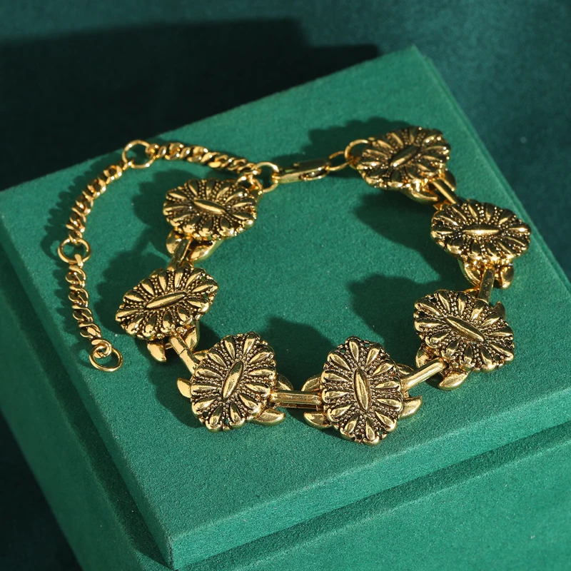 

Vintage Gold Color Bracelets For Woman Leaf Chain Small Wrist Girl Antique Charm Accessories Luxury Brand Jewelry 2025 New