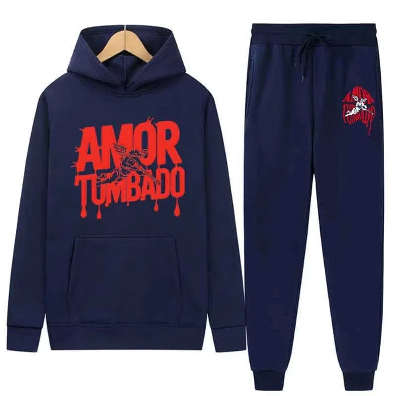 2025 Uomo Grigio Casual Set a due pezzi Primavera Autunno Lettera rossa Stampa Felpa con cappuccio Tasca grande Top Pantaloni Felpe St Fashion Sport Suit