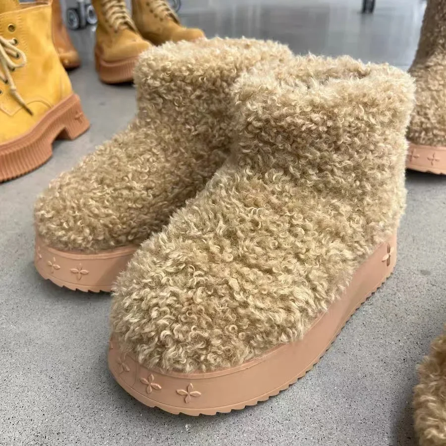 

2024 Winter New Thick Soled Lamb Wool Shoes Warm Cotton Boots Plus Fleece Short Female Snow Boots