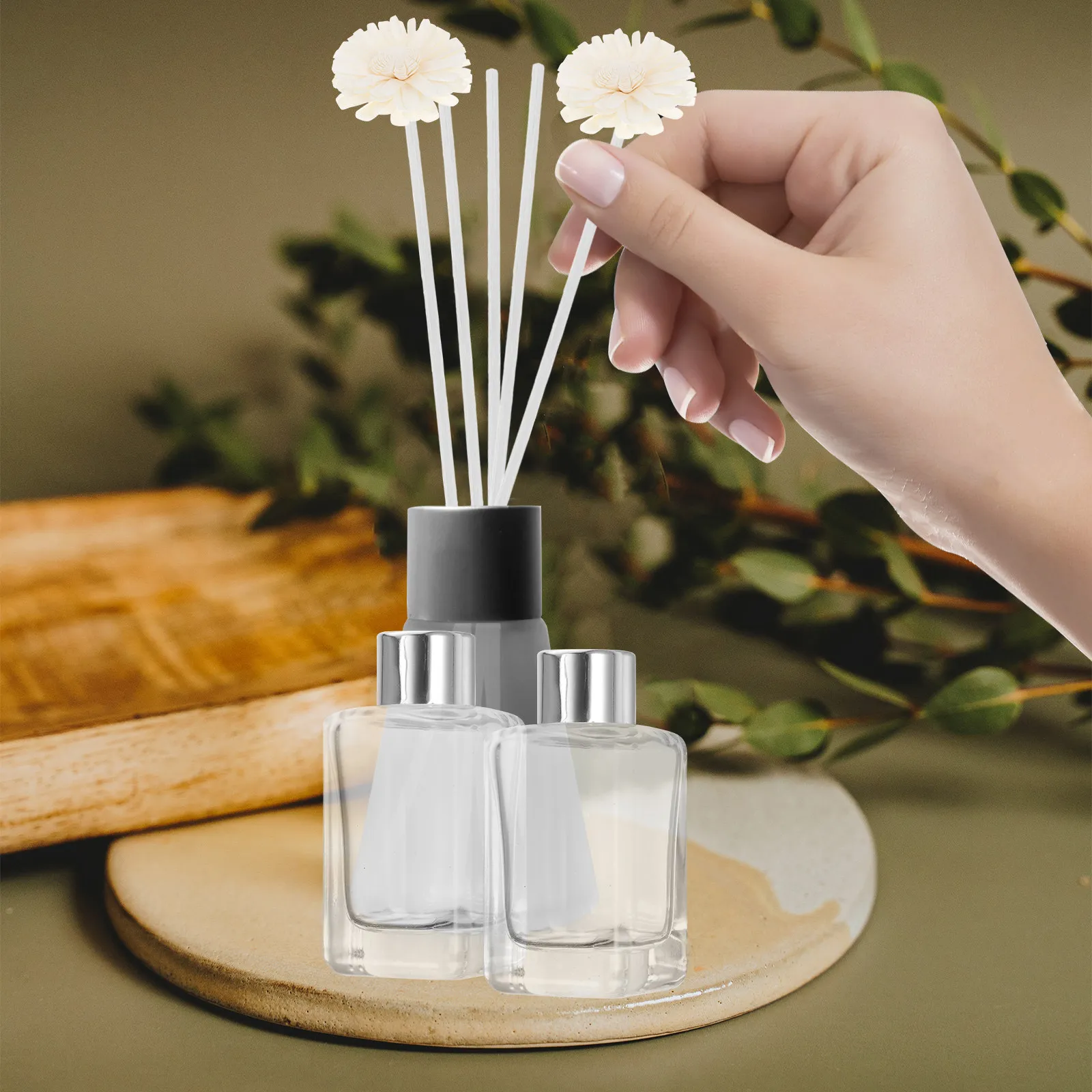 

Набор из 4 стеклянных квадратных флаконов для эфирных масел, многоразовые герметичные контейнеры для дома, автомобиля, ароматерапии и декора