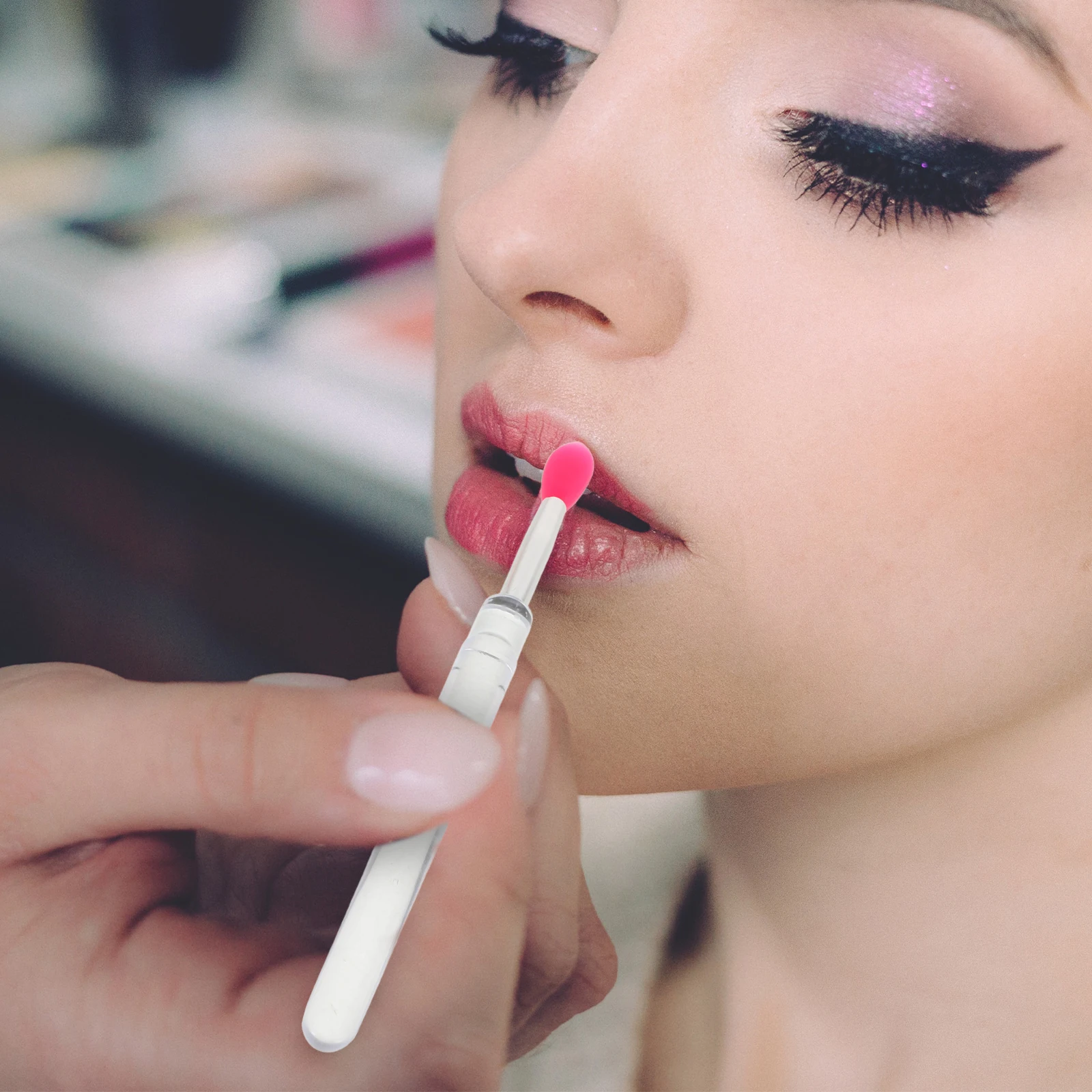 

5pcs Brush Combo Soft Precision Head Reusable Travel Lip Liner Brush Gloss Applicator Cream Makeup Tool Silicone