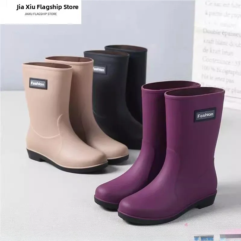 

Women's Mid-Calf Work Boots Waterproof Anti-Slip Fashionable Rain Boots Elegant Outdoor Wear New Model Reflective Water Shoes