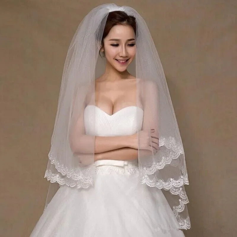 

In Stock Wedding Veils Appliques Tulle Short Wedding Veil Lace Edge Bridal Veil with Comb